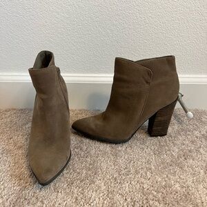 Guess Women’s Beige Suede Booties Size 6.5